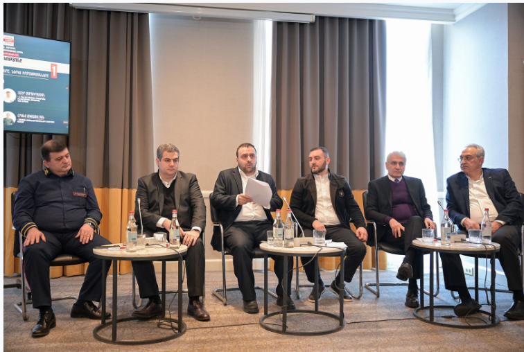 Ermenistan-Türkiye sınırının ekonomik önemi konulu panel tartışması