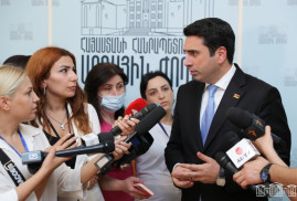 Alen Simonyan, Bakü'de Ermeni rehin tutulanlara karşı sahte yargılamayı yargılama olarak görmüyor