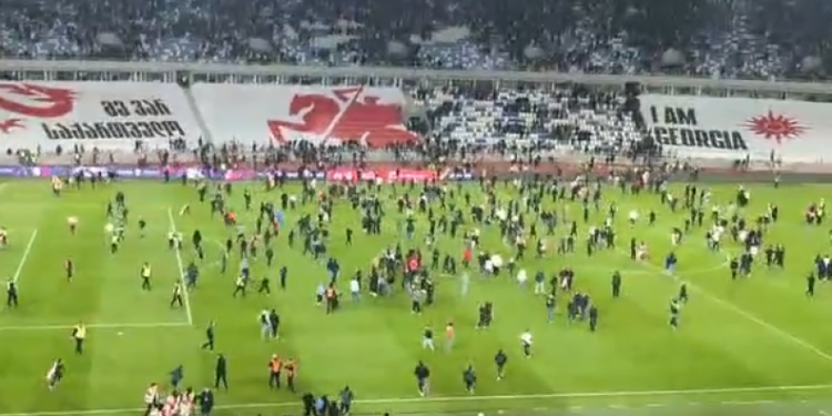 Gürcü gazeteci provokatörlerin kimliğinin belirlenmesini talep ediyor