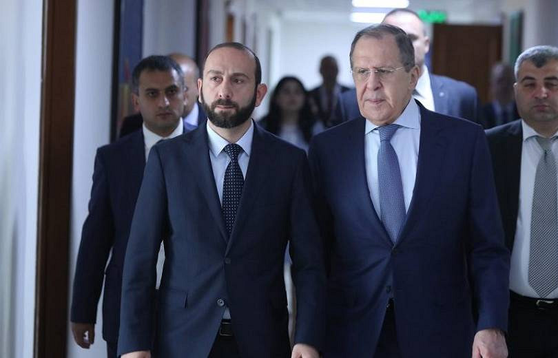 Mirzoyan, Lavrov ile telefonda görüştü