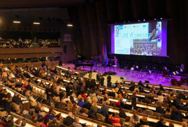 Charles Aznavour’un 100. doğum yılına adanan final etkinliği UNESCO merkezinde gerçekleştirildi