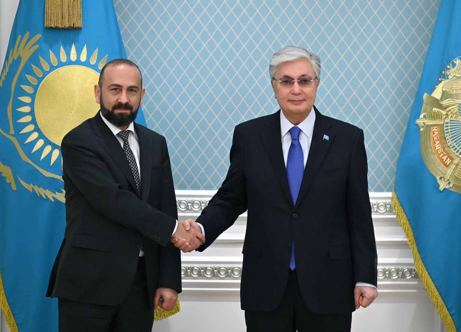 Ermenistan Dışişleri Bakanı ile Kazakistan Cumhurbaşkanı uluslararası ve bölgesel konularda görüş alışverişinde bulundu