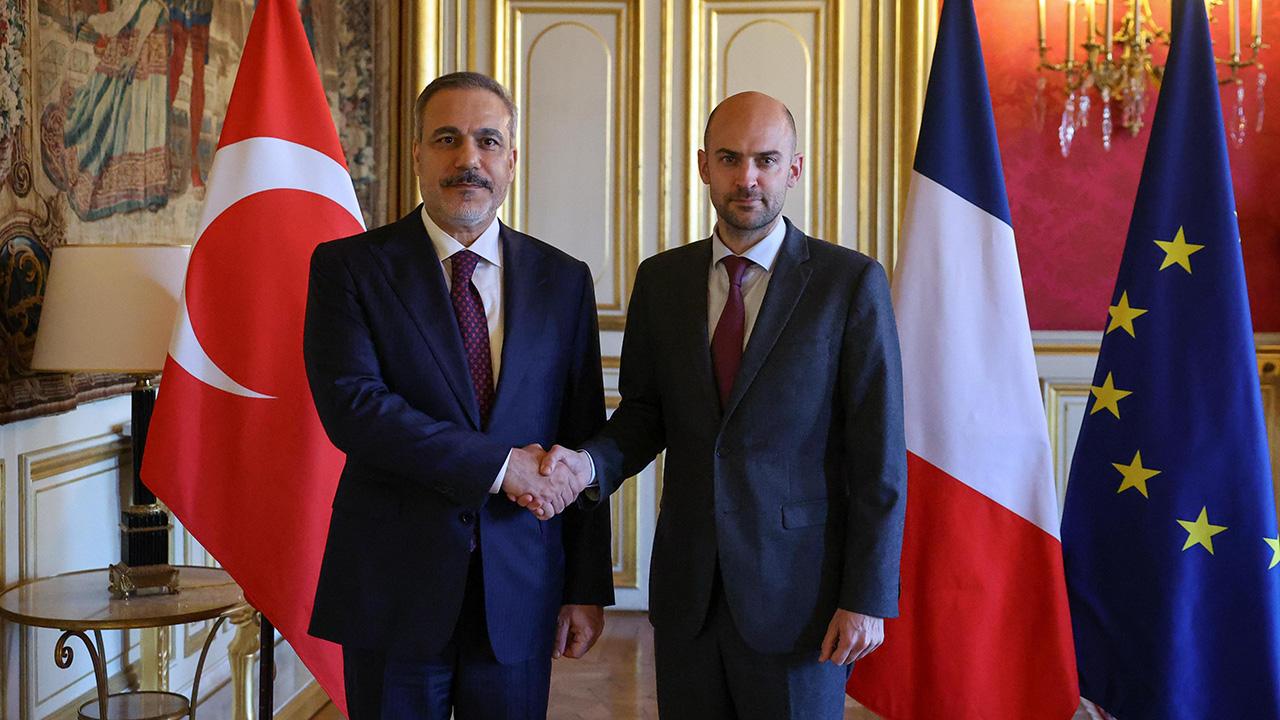Հաքան Ֆիդանը հանդիպել է Ֆրանսիայի ԱԳ նախարարի հետ