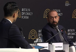 Mirzoyan: Ermenistan’ın da Azerbaycan Anayasasıyla ilgili endişeleri var