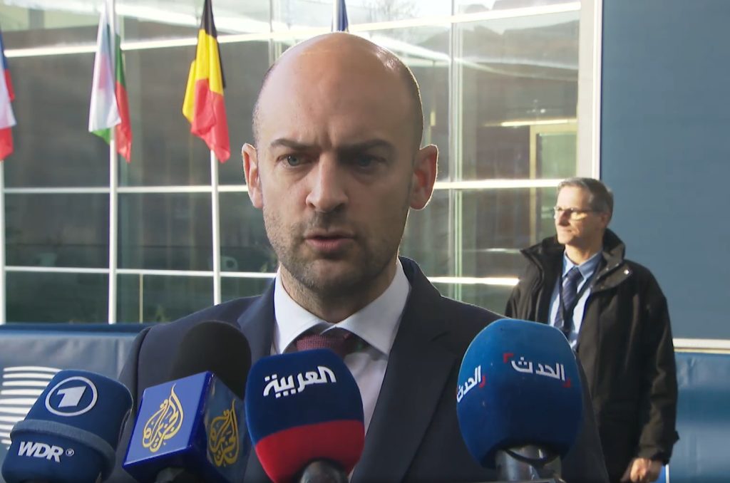 Fransa Dışişleri Bakanı: "Ermenistan-Azerbaycan barış anlaşması imzalanmalı, esirler ise serbest bırakılmalı."