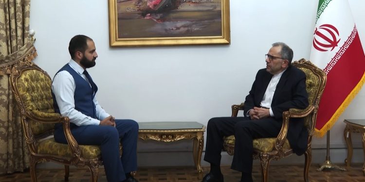 Revançi: "İran, Ermenistan ile Azerbaycan arasında barış anlaşmasının imzalanmasını desteklemeye hazırdır"
