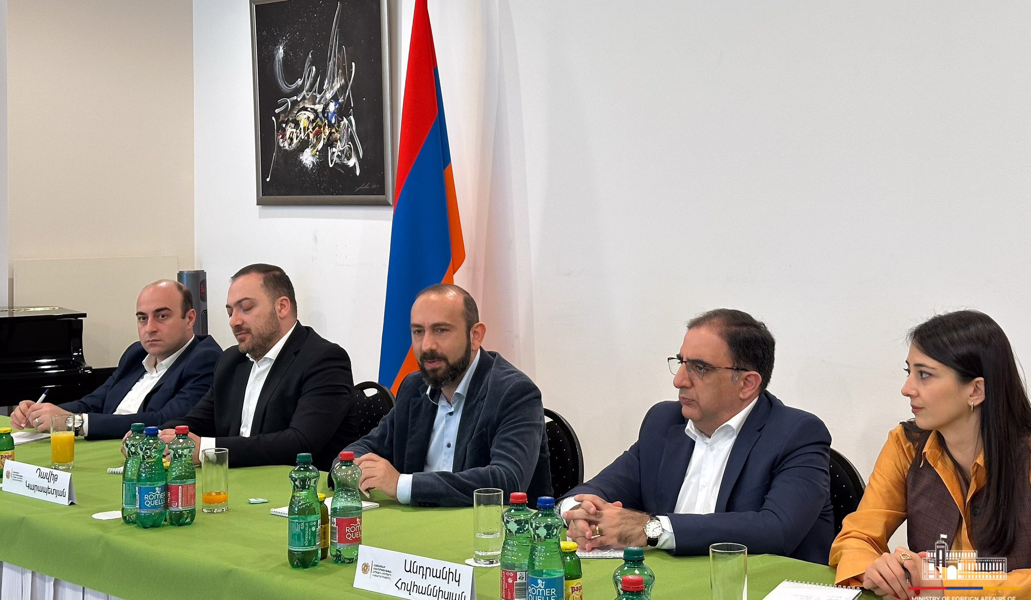 Ermenistan Dışişleri Bakanı, komşu ülkelerle ilişkilerin normalleştirilmesine yönelik son gelişmeleri aktardı