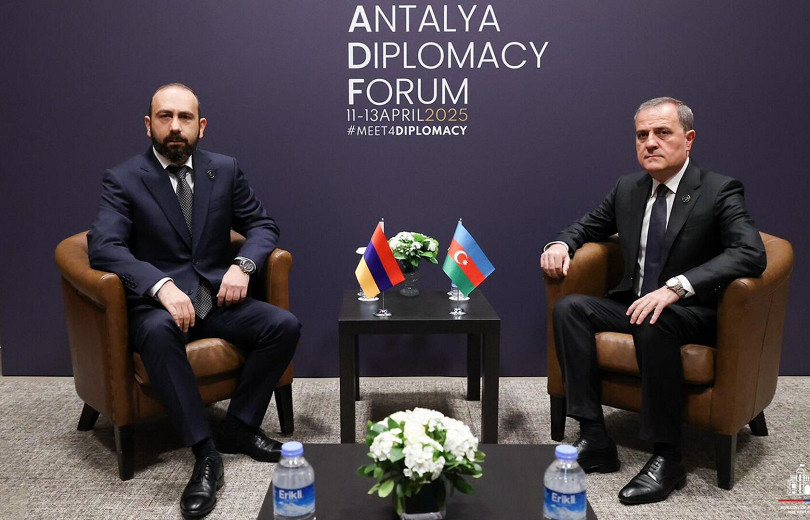 Bayramov, Antalya’da Mirzoyan ile yaptığı görüşmeyi oldukça faydalı olarak değerlendirdi