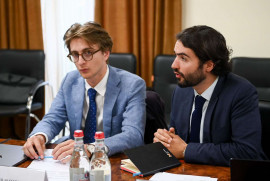 Fransa'nın Mistral AI temsilcileri Ermenistan'a geldi