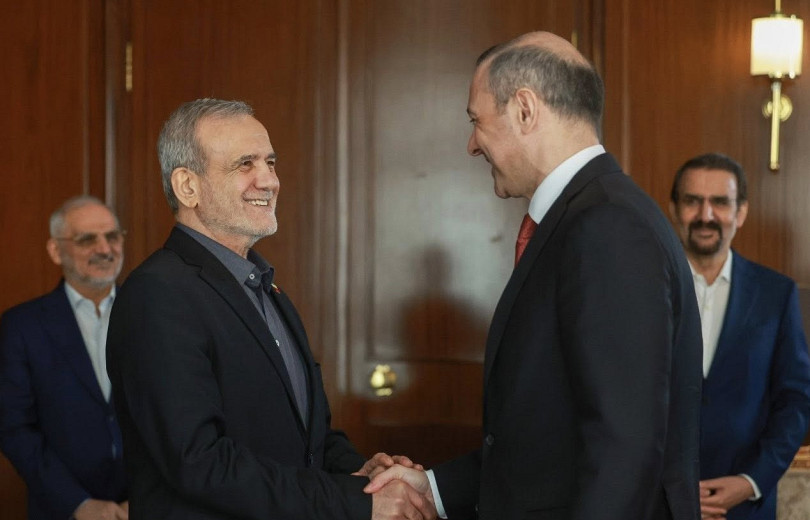 Ermenistan Güvenlik Konseyi Sekreteri İran Cumhurbaşkanı ile bir araya geldi