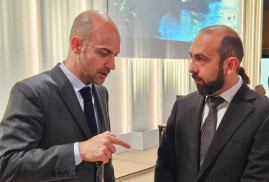 Ermenistan Dışişleri Bakanı, BM Okyanus Konferansı çerçevesinde Fransız mevkidaşıyla bir araya geldi