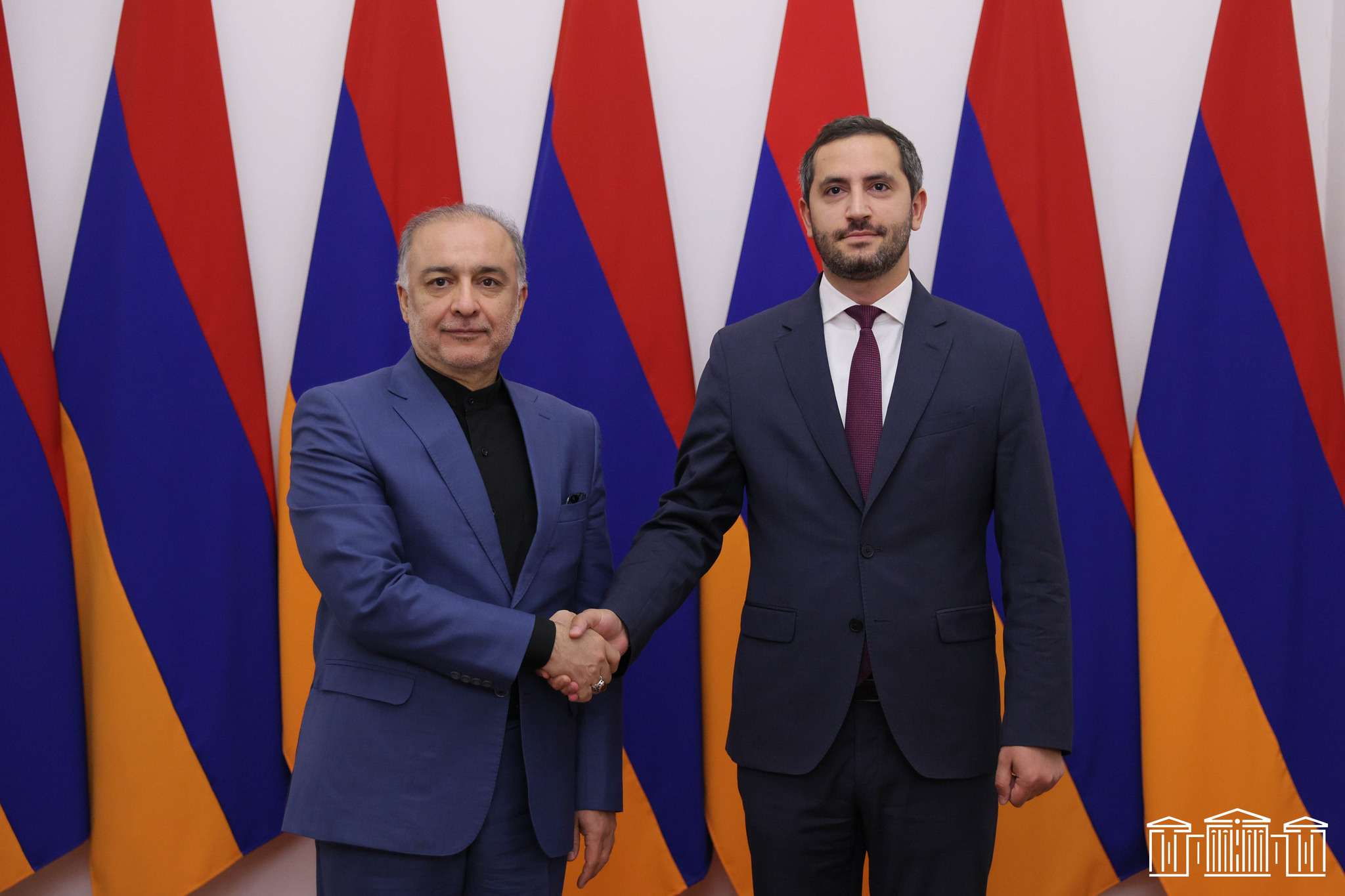 İran’ın Ermenistan Büyükelçisi  Ermenistan Parlamentosu Başkan Yardımcısı ile bir araya geldi