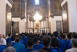 Katolikos Garegin II, AGBU’nun 12. Pan-Ermeni oyunlarına katılanları kutsadı