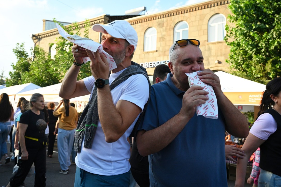 Sisian’da, Ermenistan–İran kültürel ve gastronomi “Navasard” festivali düzenlendi (Foto)