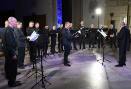 Ermenistan Devlet Oda Korosu uluslararası festivallerde Gomidas’ın “Badarak”ını seslendirdi