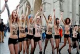 «FEMEN»-ի ակտիվիստուհիները կիսամերկ են հրաժեշտ տվել Պապին