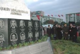 Թուրքերը Կանադայում սգացել են իրենց սպանված դիվանագետների և սպանված ցուցարարների հիշատակը