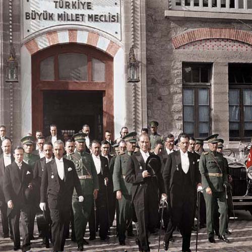 92 yılda 24 azınlık temsilcisi Meclis'te vekil sıralarına oturdu