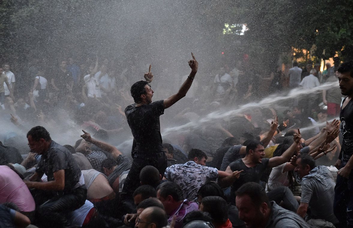 Yerevan’da elektrik zammı protestosu (güncelleniyor)