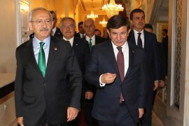Davutoğlu-Kılıçdaroğlu görüşmesinde AKP ile CHP koalisyon ihtimalleri ele alındı
