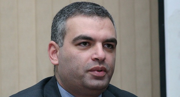 Demoyan: Türkiye en ağır suçunun yükü ile yalnız kaldı