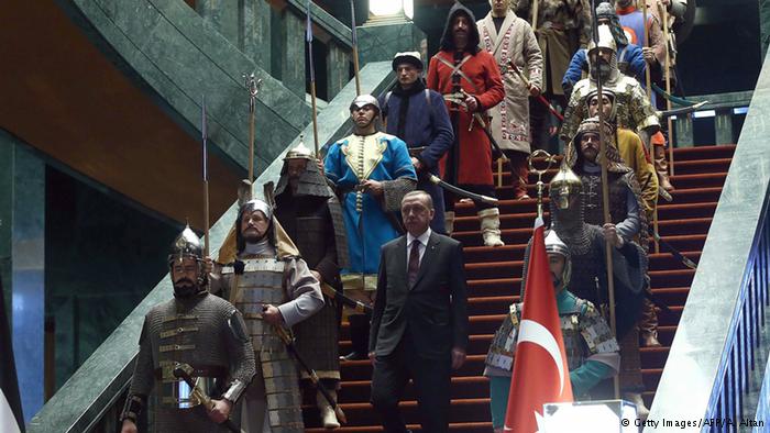 Alman basını: "Erdoğan kendini Türklerin sultanı sayıyor"