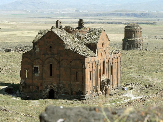 UNESCO'nun "Dünya Miras Listesi"ne girecek olan Ani ziyaretçilerini bekliyor