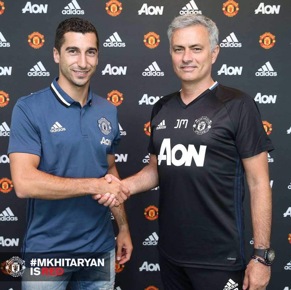 Ermeni futbolcu Manchester United’de (fotolar)