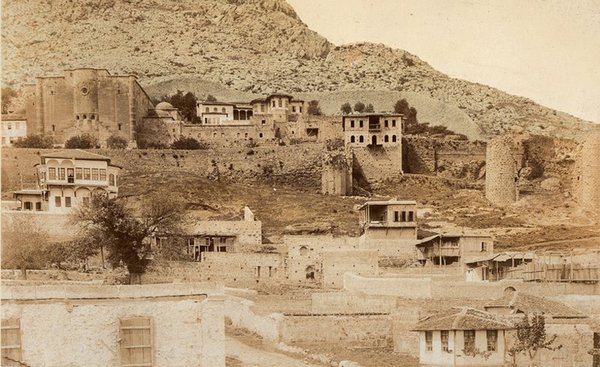 Kilikya Katolikosu 1. Aram, Cenevre'de Sis davası ile ilgili istişare toplantısı düzenledi
