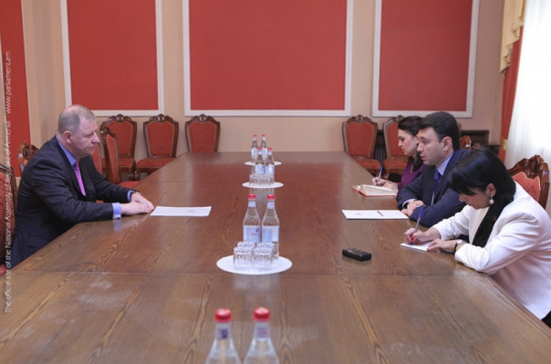 Litvanya Büyükelçisini kabul eden Şarmazanov, Karabağ'da uyulması gereken ilkelere değindi