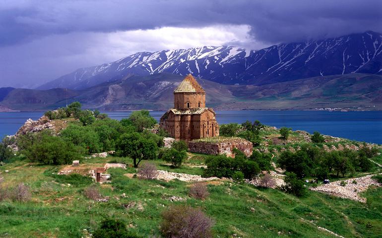 Bu yıl Akhtamar adasını 109 bin turist ziyaret etti