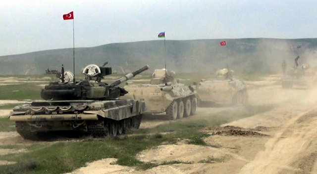 Турция и Азербайджан начали совместные военные учения