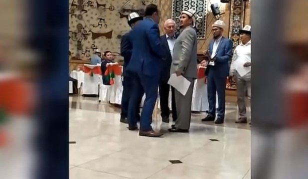 Турецкий посол в Кыргызстане на ифтаре устроил скандал (видео)