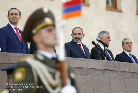 Paşinyan: Ermeni Silahlı kuvvetlerinde kadın generallerin de olacağı gün üzak değil