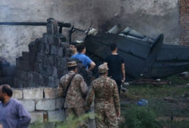 Pakistan'da askeri uçak düştü! Çok sayıda ölu ve yaralı var