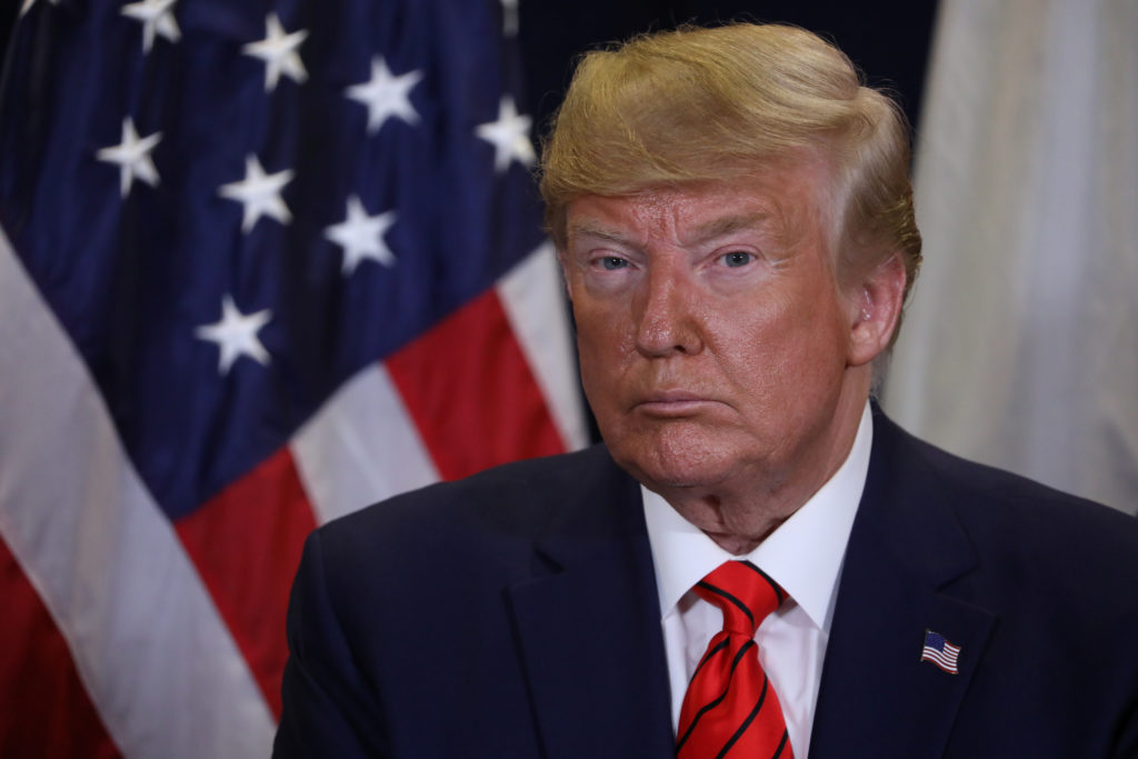 Трамп  пригрозил разрушить экономику Турции, если Анкара “перейдет границы”