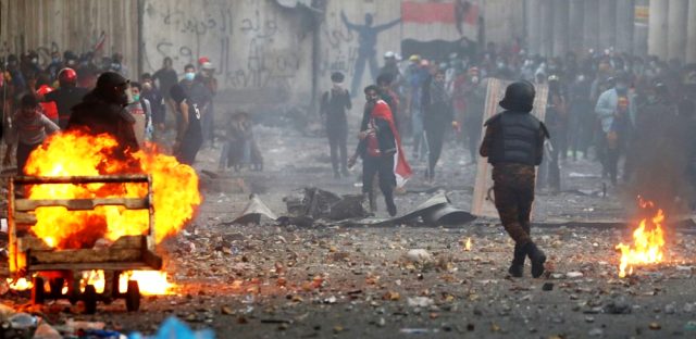 Irak'ta protesto gösterileri hız kesmiyor! 300'den fazla ölü var
