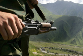 Azerbaycan Ermenistan'ın Voskepar köyü yönünde 1 saat boyunca ateş açtı