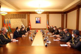 Թուրքիայի ԳՇ 2-րդ պետը հանդիպել է Ադրբեջանի պաշտպանության նախարարի հետ