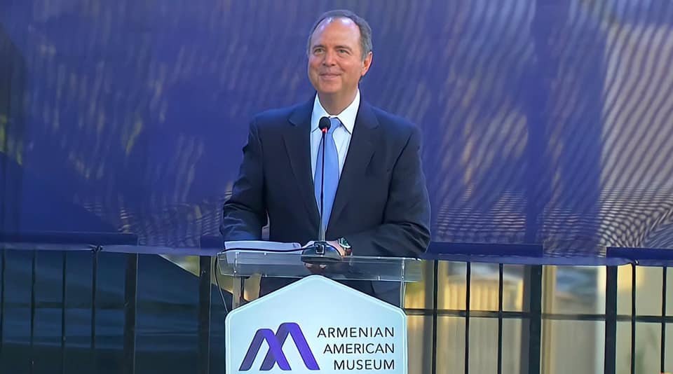 Adam Schiff Ermeni-Amerikan Müzesinin açılışına konuştu: Ermeniler geleneklerimizi zenginleştiriyor