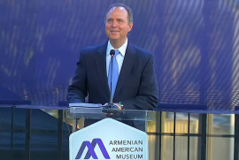 Adam Schiff Ermeni-Amerikan Müzesinin açılışına konuştu: Ermeniler geleneklerimizi zenginleştiriyor