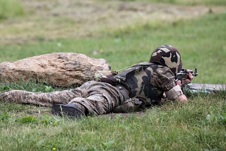 Azerbaycan güçleri kayıplar vererek geri püskürtüldu
