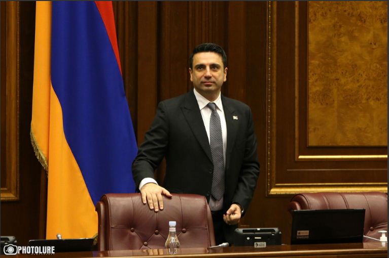 Ermenistan Parlamento Başkanı Artsakh’ın Bağımsızlık Günü’nü kutladı