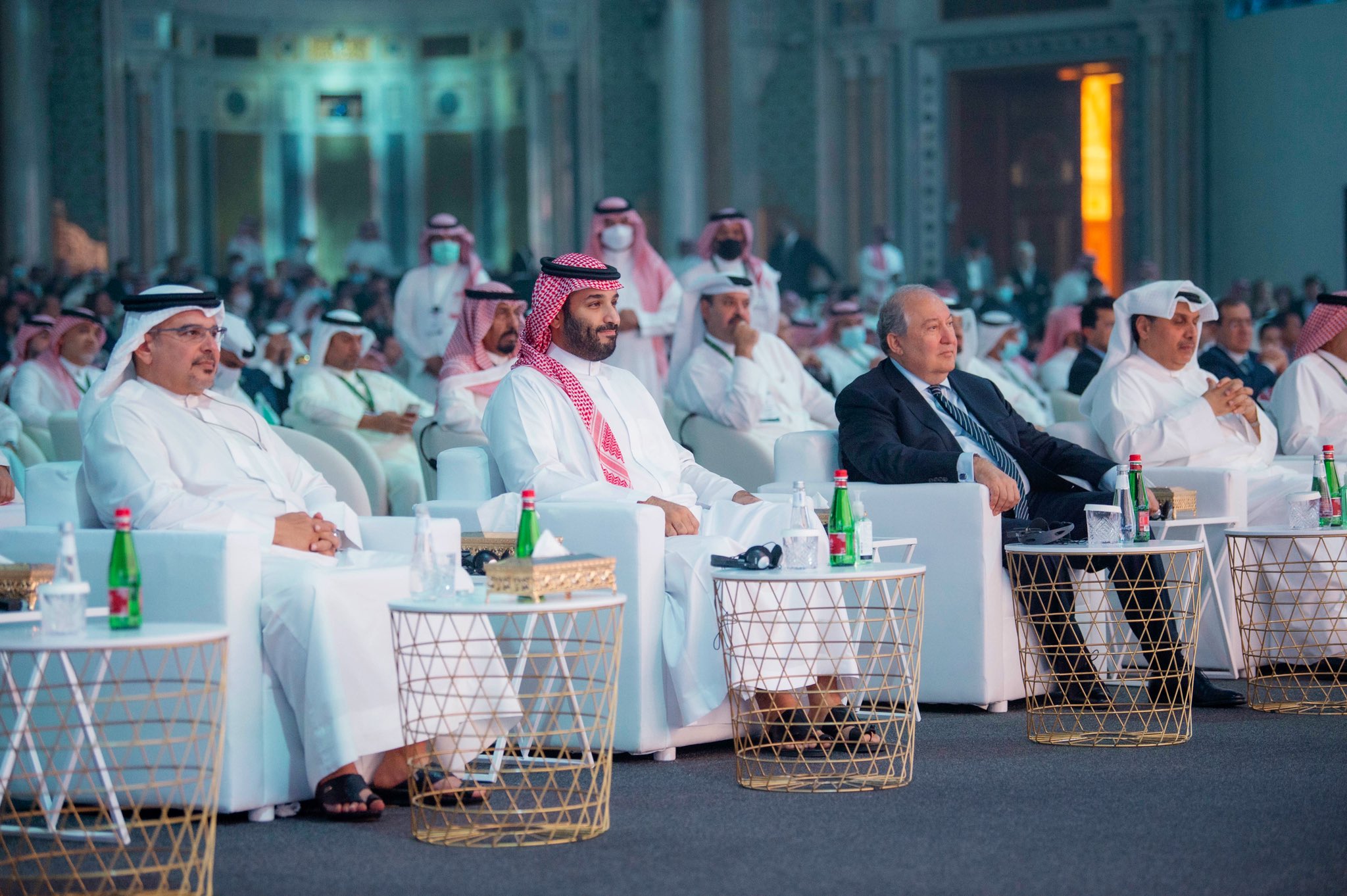 Ermenistan-Suudi Arabistan ilişkilerinde bir ilk! Sarkisyan, bin Selman ile bir araya geldi