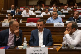 Ermenistan Parlamento'nun "Hayastan" ittifakı Ermeni Soykırımı'nın inkarını suç saymayı teklif ediyor
