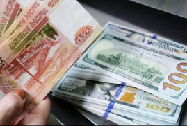Ruble dolar karşısında güçleniyor