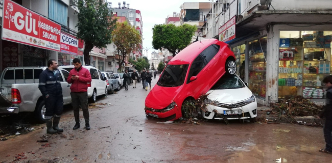 Անթալիայում հորդառատ հեղեղներ են
