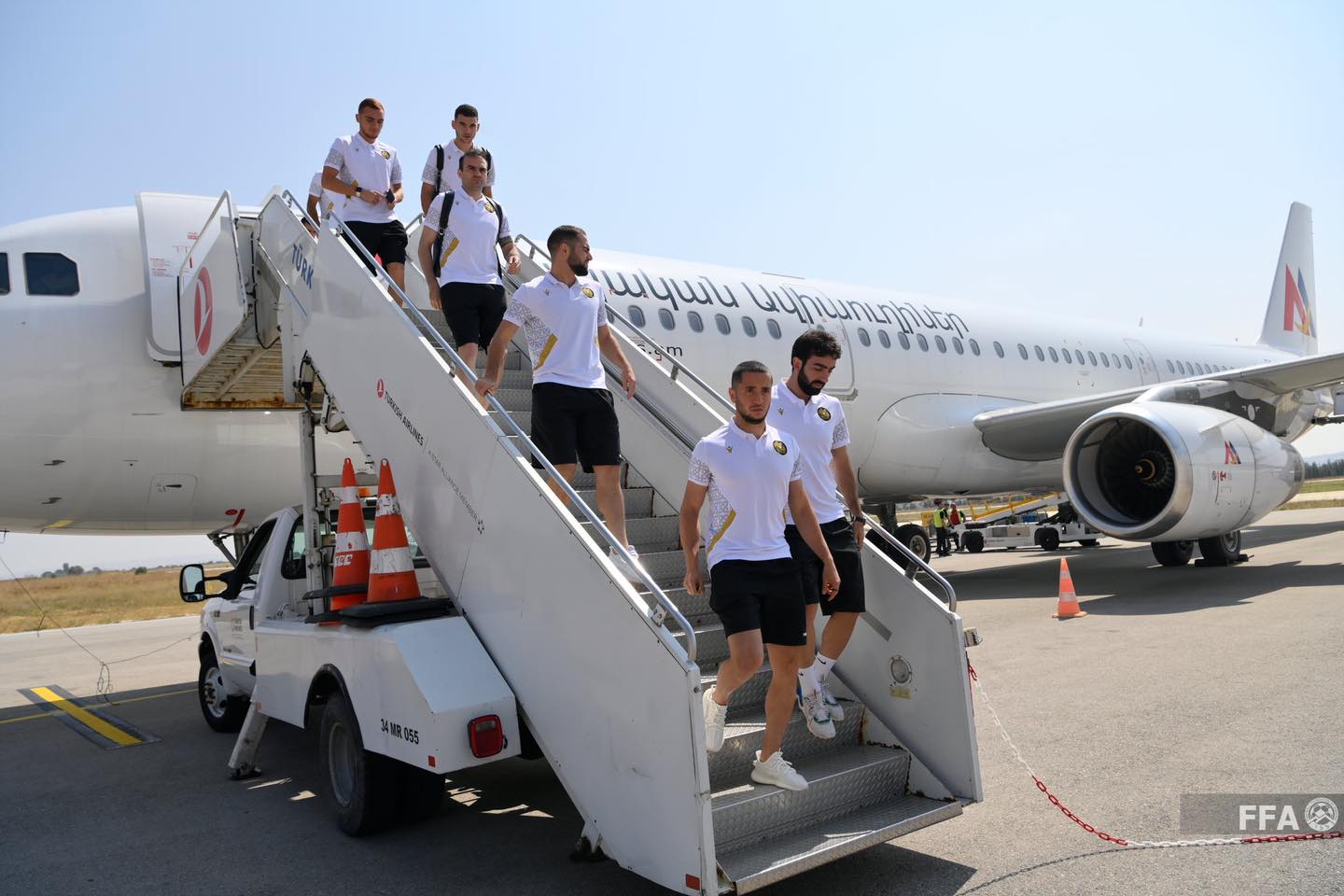 Ermenistan Milli Futbol Takımı, Türkiye'nin Eskişehir şehrinde bulunuyor (Foto)