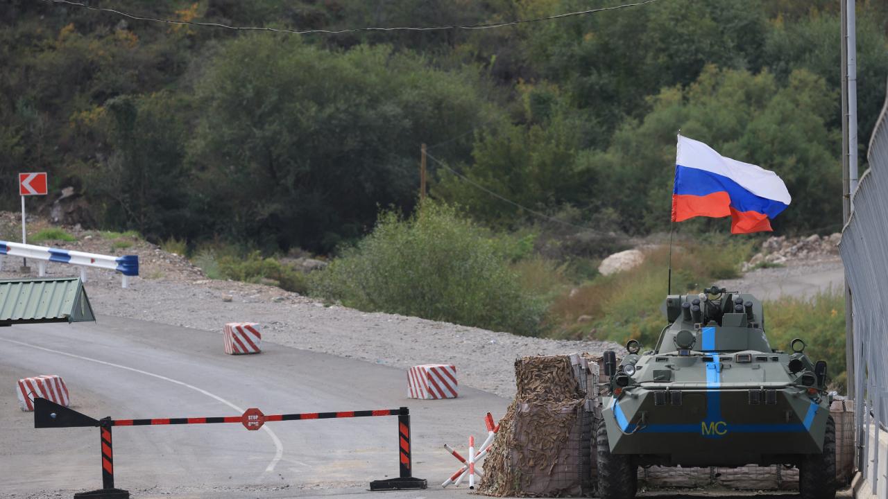 Rus barış gücü, Artsakh'taki birkaç yerlerde noktalarını kaldırdı