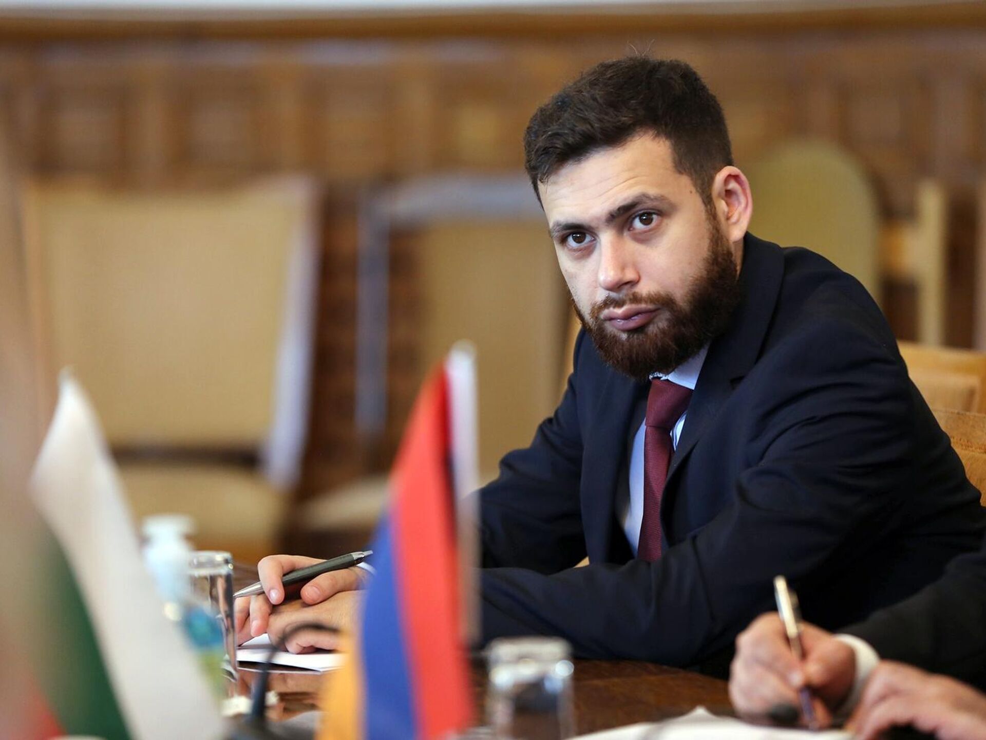 Dışişleri Bakan Yardımcısı: Ortaklarımız Azerbaycan ile olan çift taraflı planlarını Ermenistan'ın çıkarlarına zarar vermek amacıyla ilerletmeye çalışmasınlar